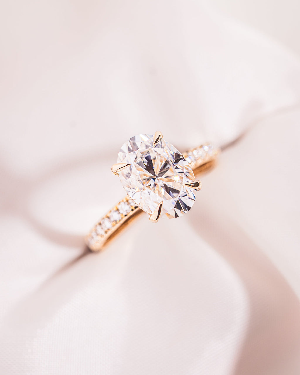 Harley (with Pavé) - Oval